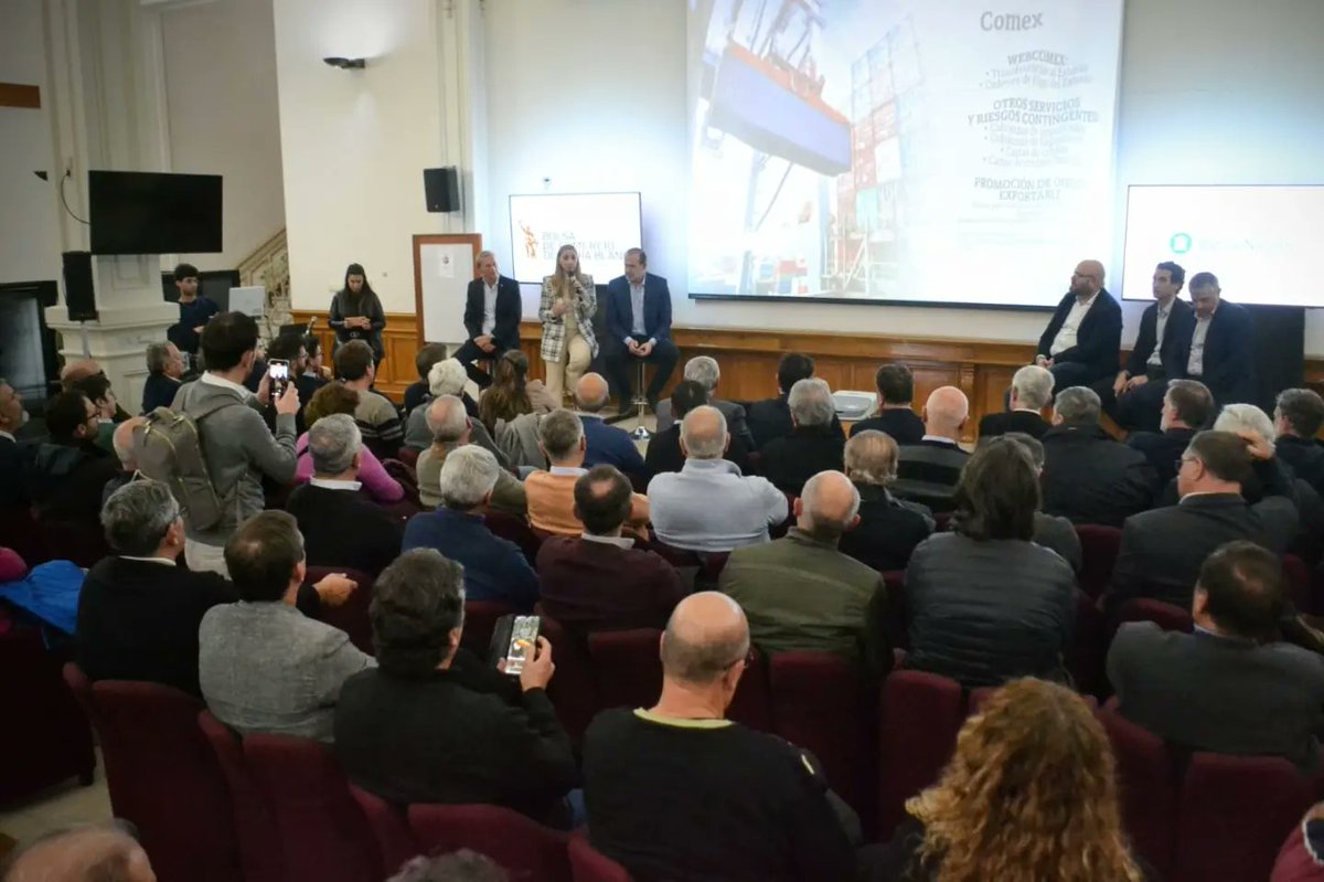 APESOAsoc's tweet photo. Estuvimos presentes durante la charla "Herramientas financieras para el desarrollo productivo y desafíos futuros", encabezada por @Juli_Strada, @fsusbielles y Oscar Marbella, presidente de la Bolsa de Comercio de #BahíaBlanca. https://t.co/VDCTrt0zkk