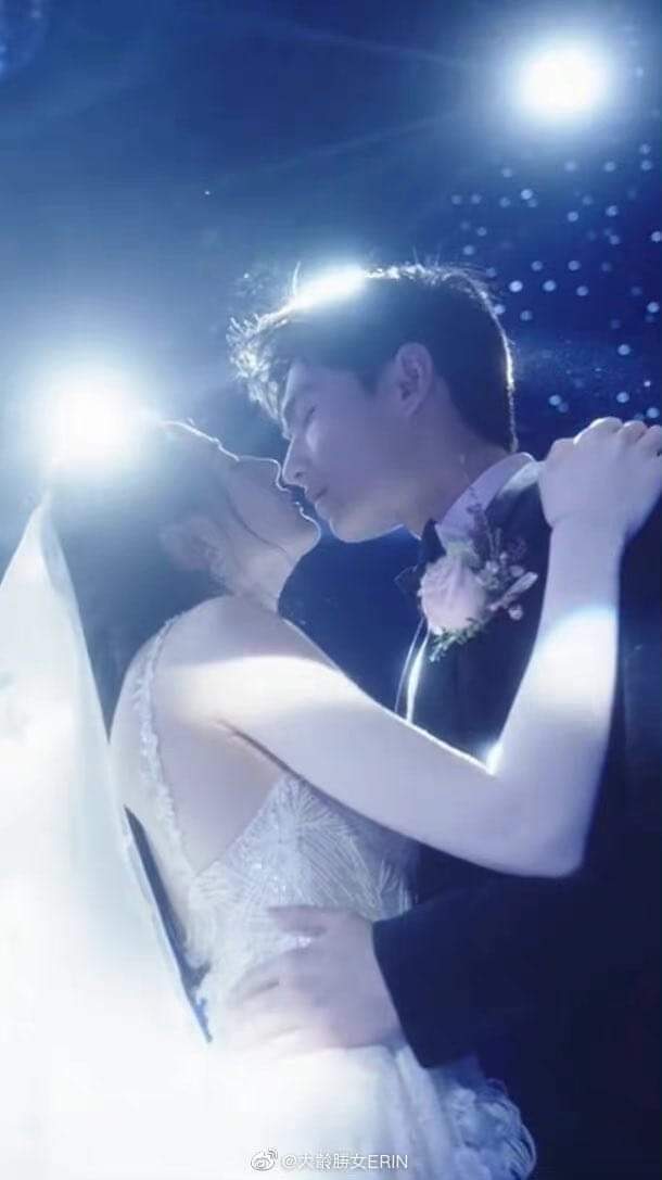 งานแต่งงานที่มีคนมาร่วมงานมากที่สุด เหตุการณ์ครั้งนั้นให้ฟาสแทรคล่มเป็นพยานได้💖

YutuJingjing Little Glory
#YAMG2ndAnniversary