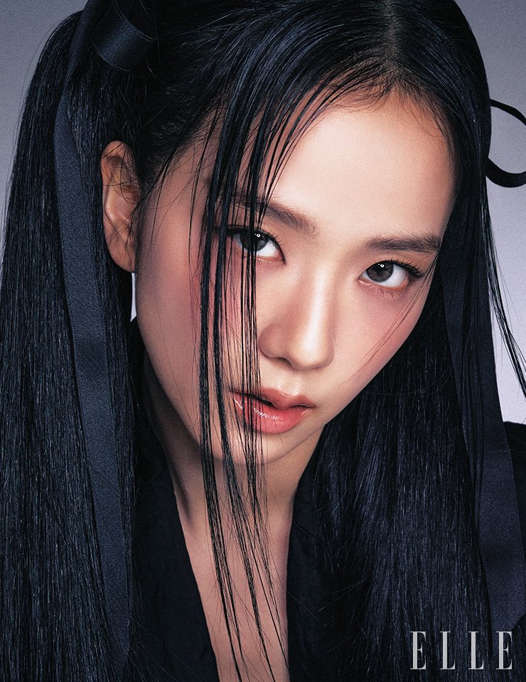 Koreaboo's tweet photo. JISOO FOR ELLE KOREA 🖤 https://t.co/Pm1srvJBOj