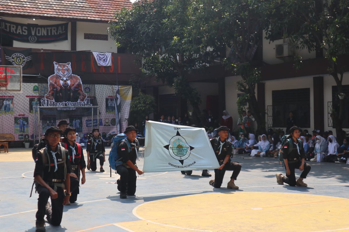 gempasman6's tweet photo. Selamat datang peserta didik baru SMA Negeri 6 Bekasi! jangan lupa join GEMPA ya! Salam Rimba!! https://t.co/GlzeRIH6hm