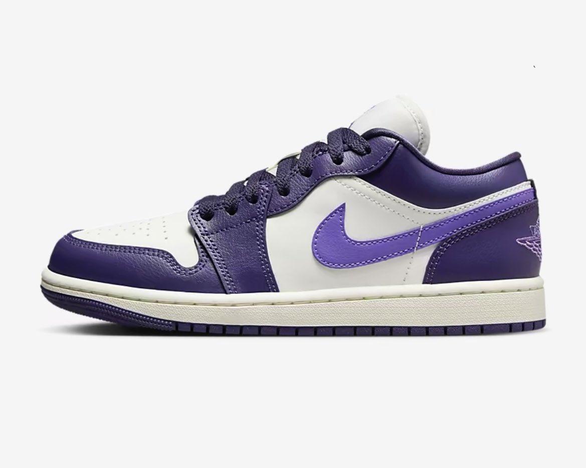 JWrightPDX's tweet photo. K-State fans: Lots of great lavender/purple Jordan 1s just went up on https://t.co/WuojvndE1c. I picked up the pair in the last image at the employee store today, so those should be hitting soon as well (available in youth sizes now). https://t.co/TaVOUIuYa2
