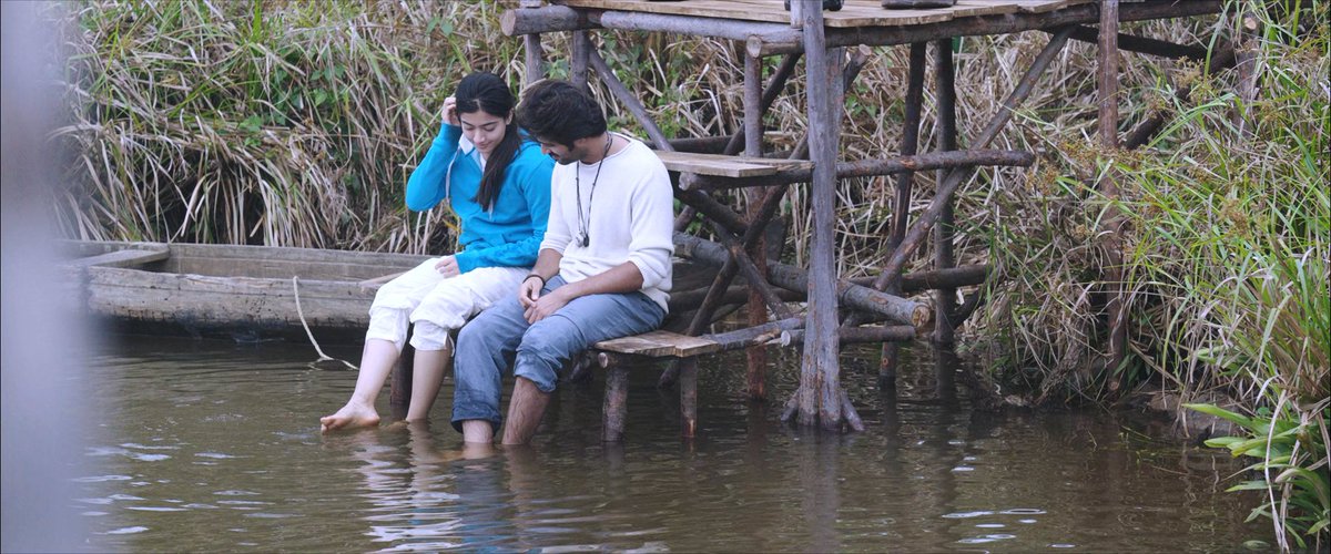 SayoojCA's tweet photo. Each and every scenes in this movie has it's own feel.

It's been 4 years for the incredible journey of Bobby nd Lilly❤️:)

Comrades!✨ @TheDeverakonda @iamRashmika 

#4YearsOfDearComrade /#VijayDeverakonda https://t.co/flVtyOOoTC
