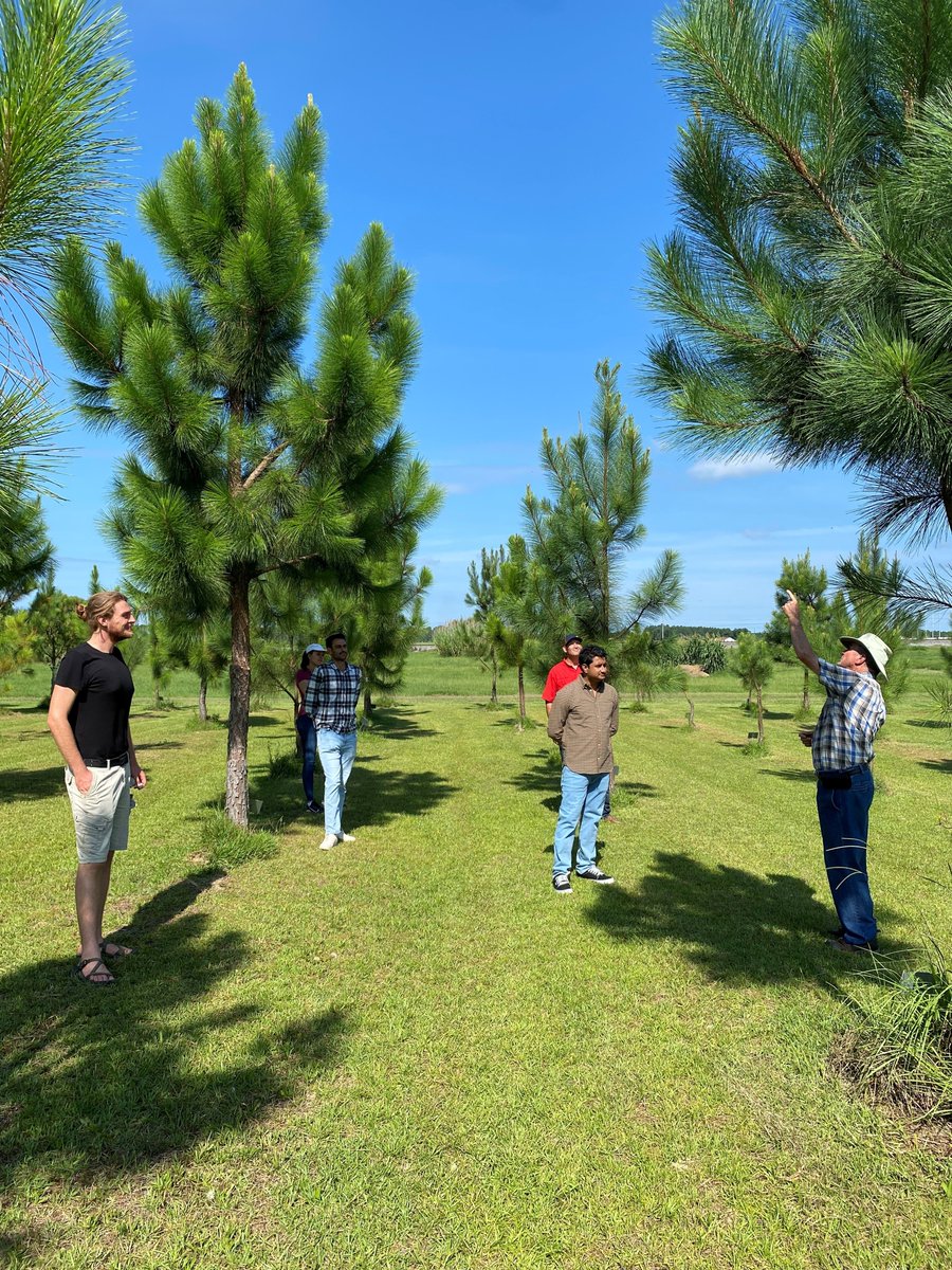 gsaspess23's tweet photo. Last week, students from our Plant Breeding Student Group were able to visit the University of Georgia, Tifton campus for a tour of their breeding programs followed by the National Association of Plant Breeders Conference in beautiful Greenville, SC.  The students were able to https://t.co/e0djIkmW7f