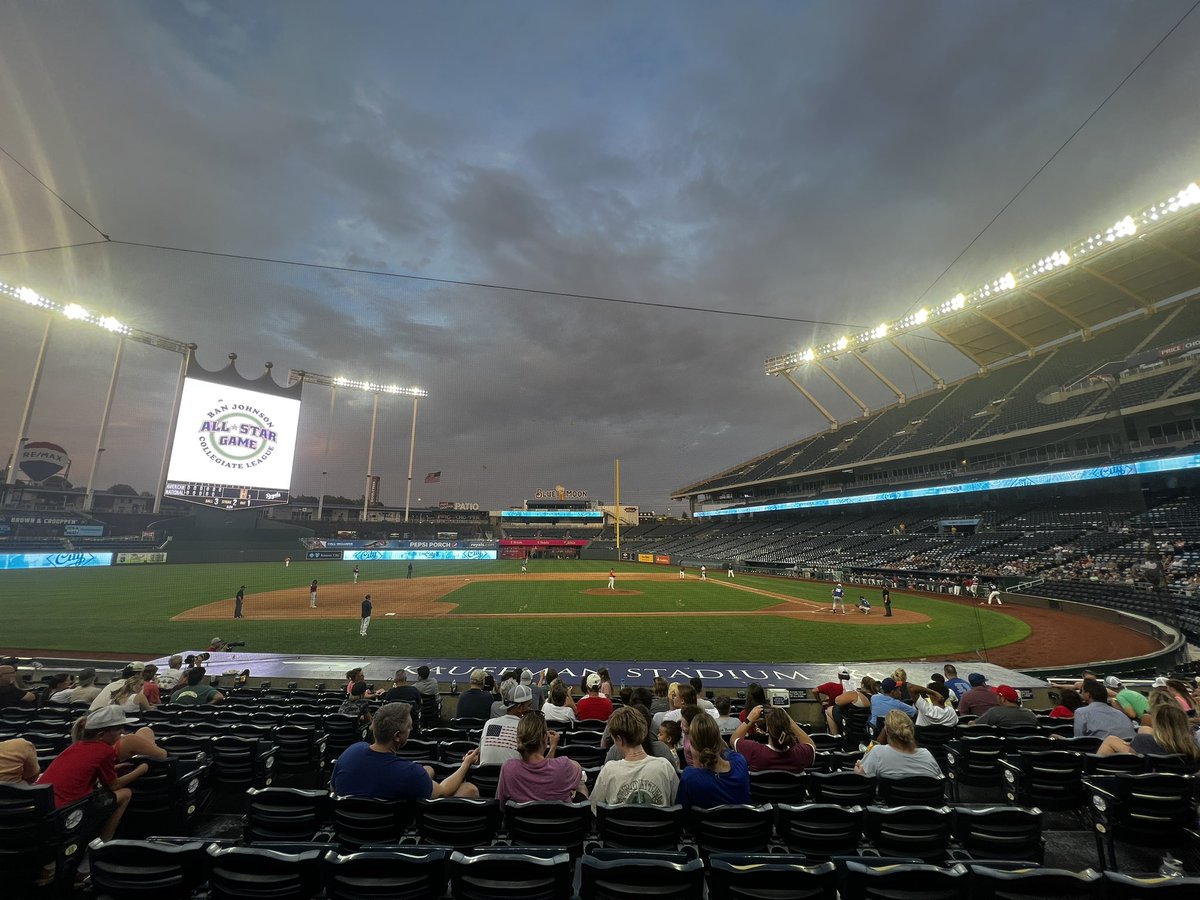 Proud to see our boys in action at Kauffman Stadium for the <a href="/BanJohnsonBSB/">BanJohnsonBSB</a> All-Star Game!!

#GoEagles | #EagleEmpire