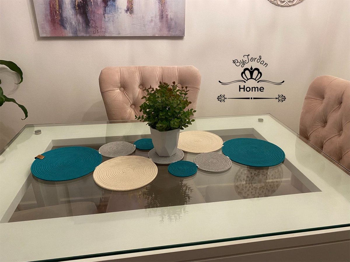 Claudia_Jordan's tweet photo. Terminado estos 3 juegos de mesa
2 son iguales y se quedan acá en #LaFlorida un para un comedor y otro para una mesa de centro, el mostaza se va a #Macul 
Ahora me voy a descansar 💪🏼
#ByJordan No Para 😰 https://t.co/wCZ7BJAZnz