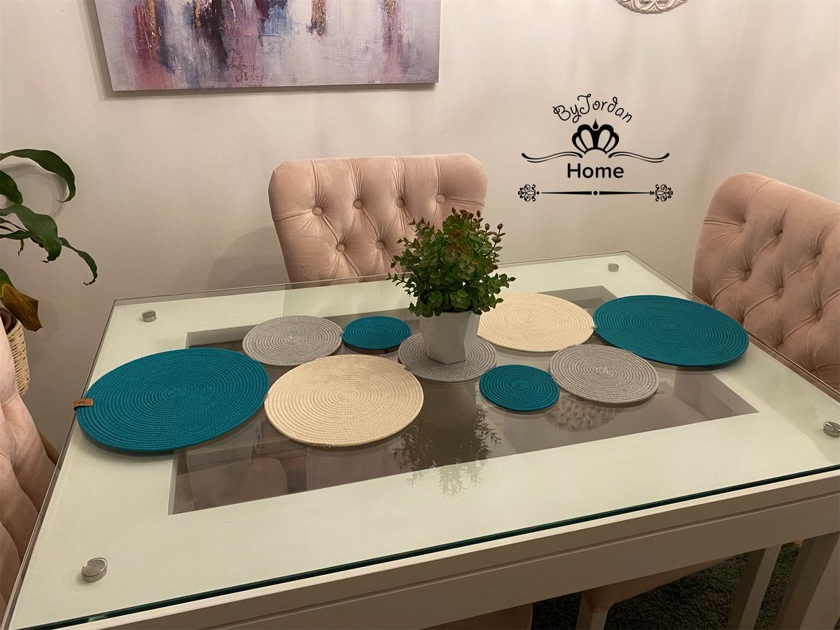Claudia_Jordan's tweet photo. Terminado estos 3 juegos de mesa
2 son iguales y se quedan acá en #LaFlorida un para un comedor y otro para una mesa de centro, el mostaza se va a #Macul 
Ahora me voy a descansar 💪🏼
#ByJordan No Para 😰 https://t.co/wCZ7BJAZnz