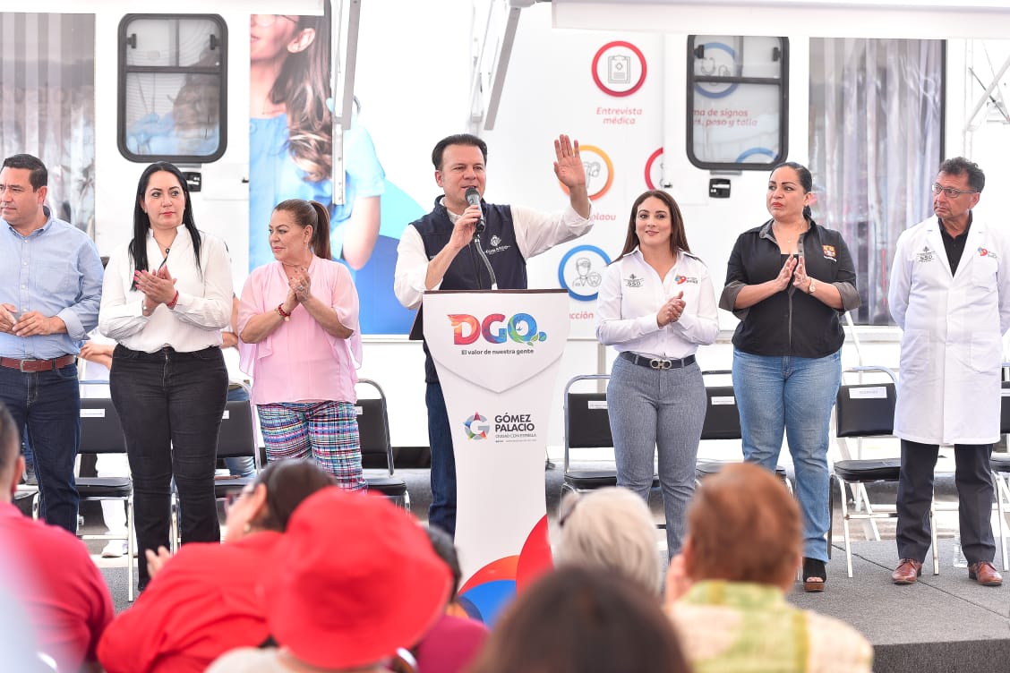 SSDurango's tweet photo. Hoy se llevó a cabo la #PrimeraParada de la #RutaDeLaSalud en Gómez Palacio, encabezada por el Gobernador, Esteban Villegas y la Secretaria de Salud, Irasema Kondo, dotando servicios de un hospital en sectores vulnerables.
#BrigadaConValor https://t.co/vUjNIZNTrb