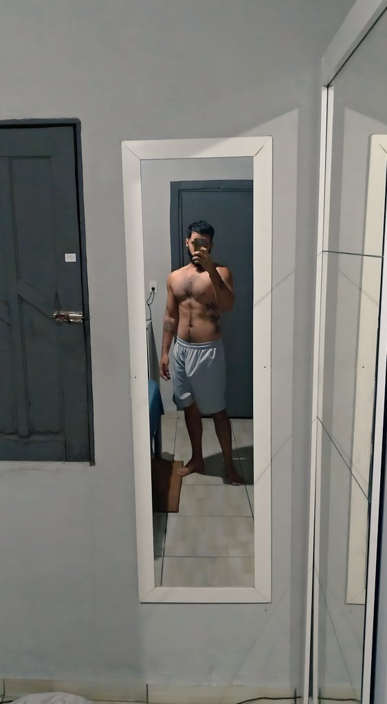 MadeinRoca22's tweet photo. Treinar sem cueca é um caminho sem volta 🥵 https://t.co/Lk99wWb7tF