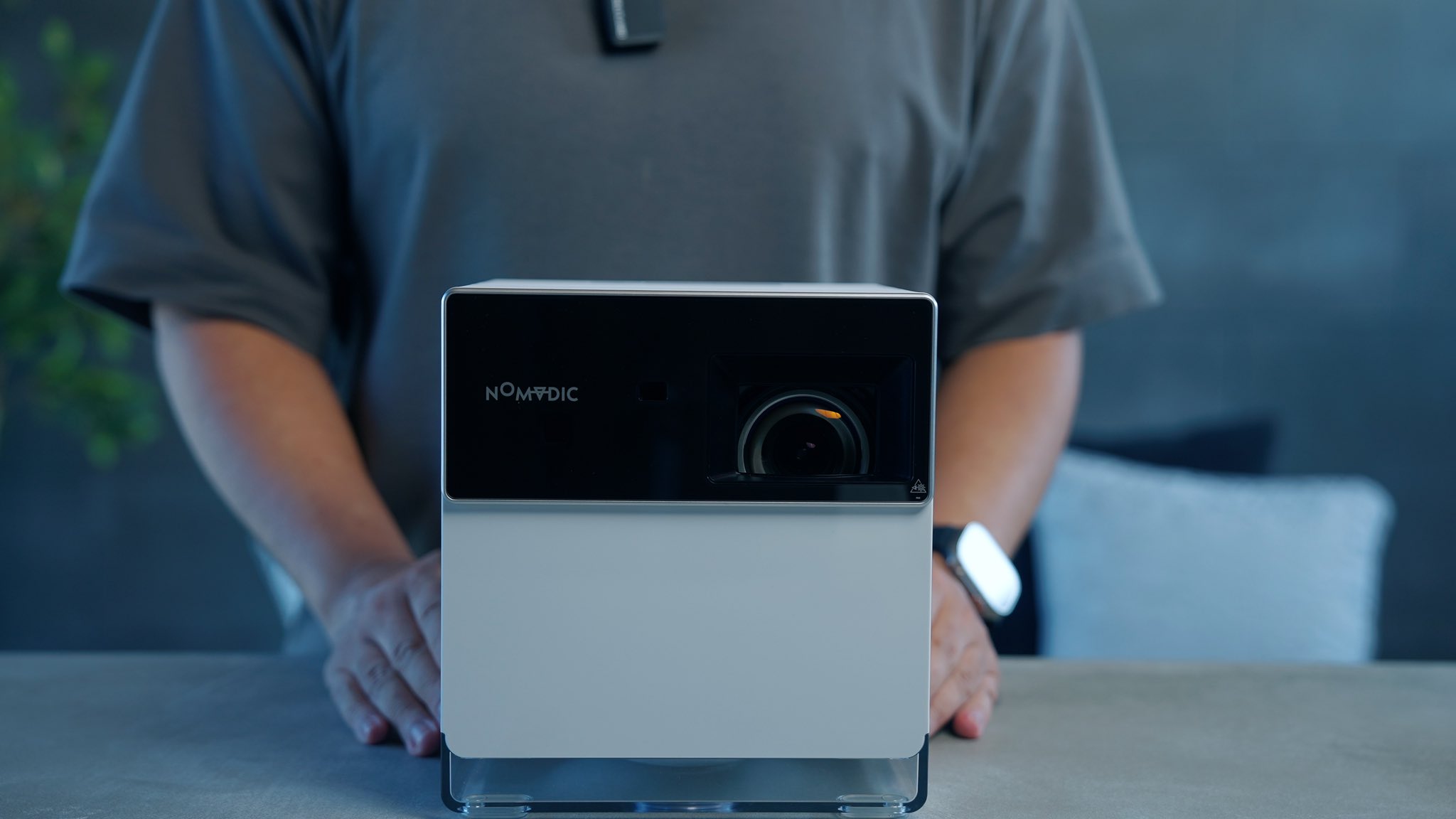 NOMADIC E1000 プロジェクター本体 NOMADIC E1000 プロジェクター本体