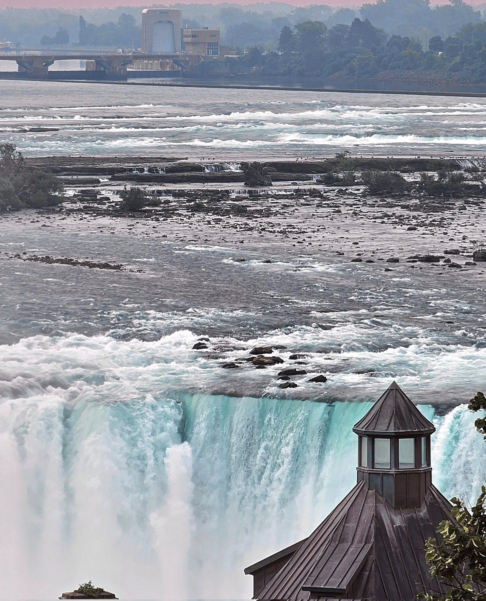 Upper Niagara River this morning, lower water level before the day starts. 🙂 #niagarafalls #Waterfall #nature #ShareYourWeather  @ThePhotoHour #StormHour