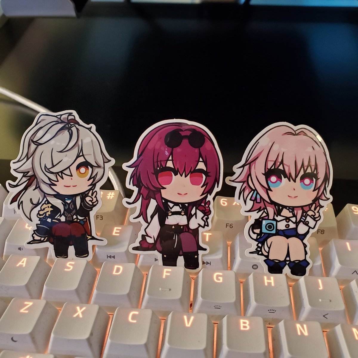 Sekyo_art's tweet photo. New sticker arrived. I'm in love with my meme lord Astolfo and Kafka look so good!!! Excited to showcase them at Otakon! #StarRail #fgo #otakon https://t.co/LBWWkpkyu9
