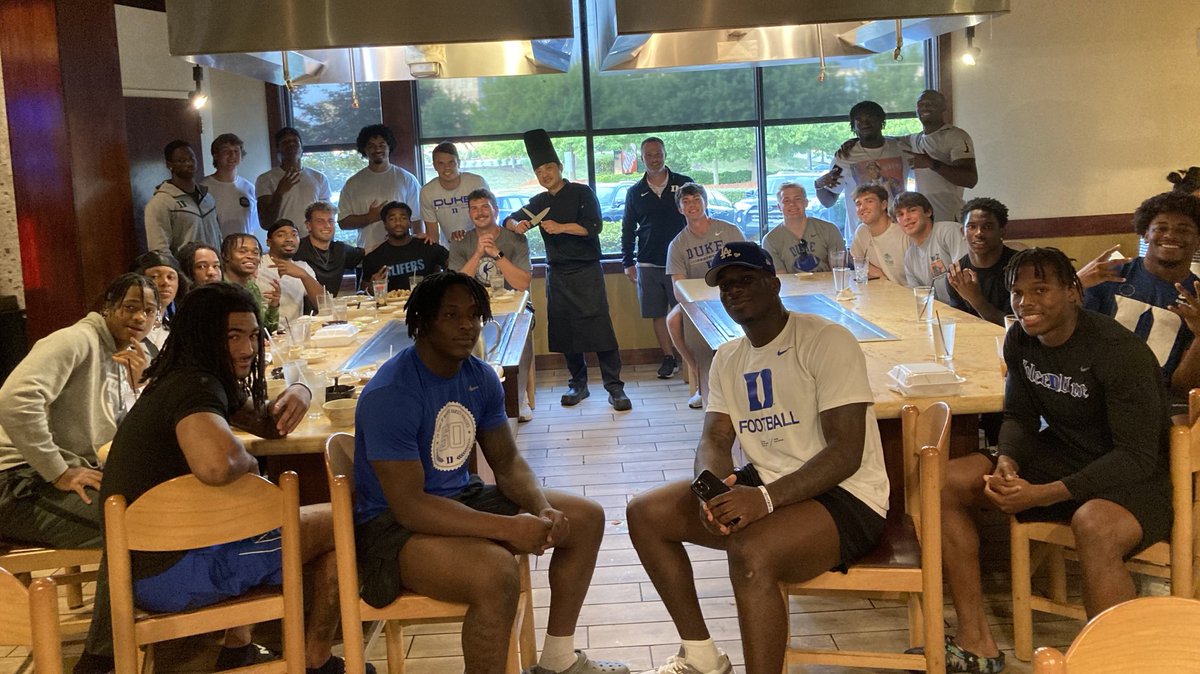 Bringing it all together! Appreciate the RB’s and Specialists for joining us tonight ⁦@DukeFOOTBALL⁩