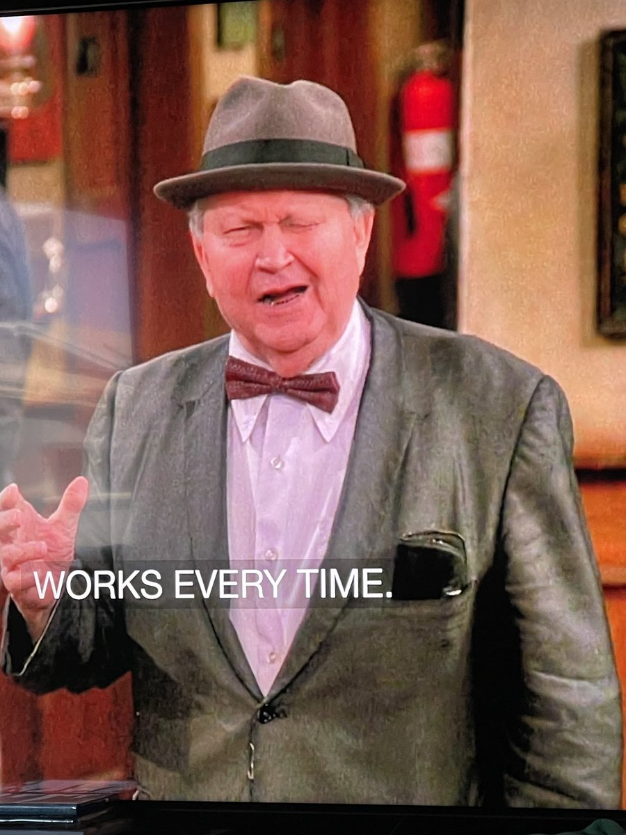 MyNameIsGaron's tweet photo. He might be one of my fave sitcom characters ever. #cheerstwitter #AL https://t.co/q4zcsDQ8ue