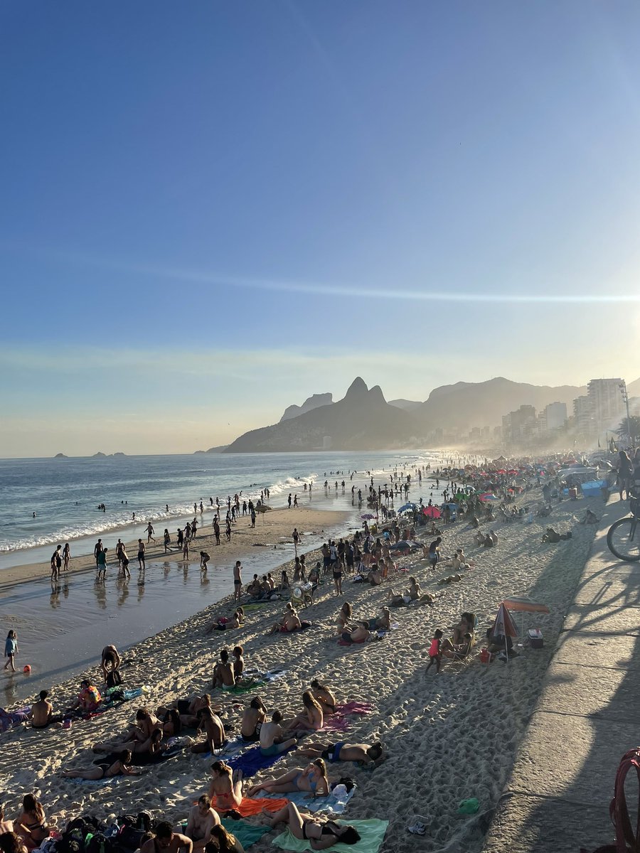 azevedo_natan's tweet photo. Deve ser muito triste me odiar e não poder me chamar de feio! https://t.co/EAAY2C3Zas