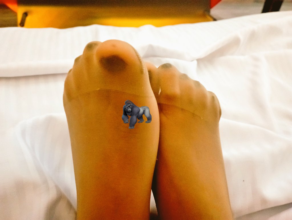 tndrtav's tweet photo. #pies #feet #pantimedias #patas https://t.co/Au4HaVY6Xk