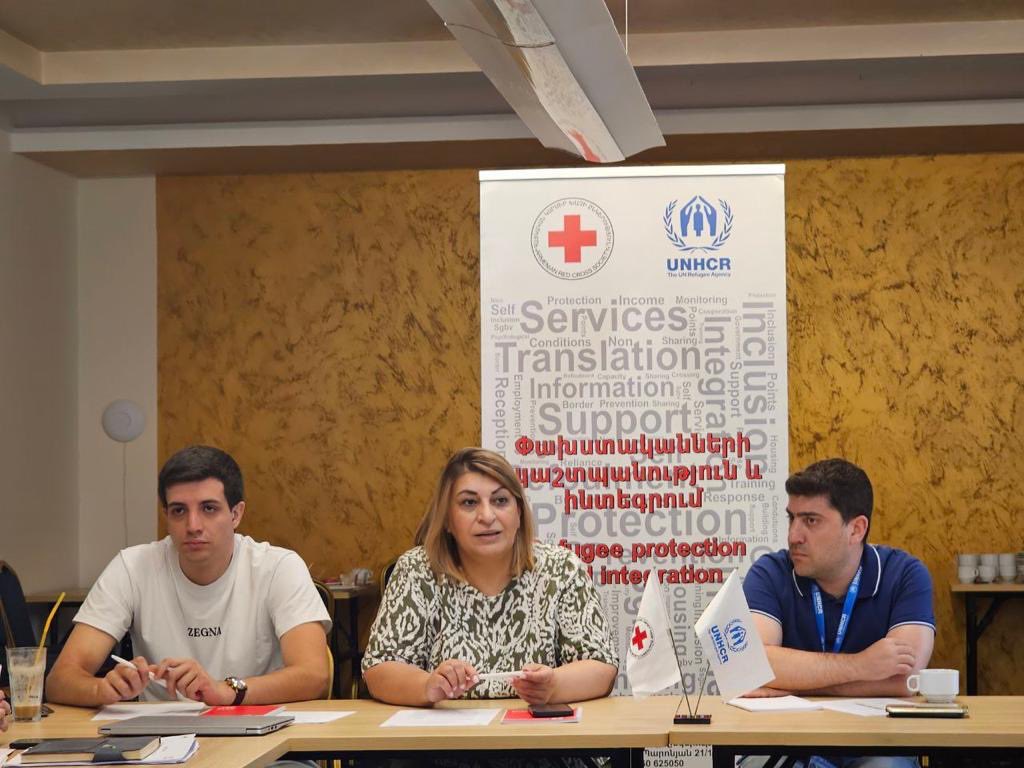 UNHCRArmenia's tweet image. 🇺🇳@UNHCRArmenia &amp;amp; its partner @RedCrossArmenia⛑️ together with @OmbudsArmenia, @MissionArmenia  &amp;amp; 🚸SOS Children&apos;s Villages hold a child #protection thematic workshop for NGOs to enhance their skills &amp;amp; knowledge essential in their work with #forcibly #displaced 👩‍👦children.