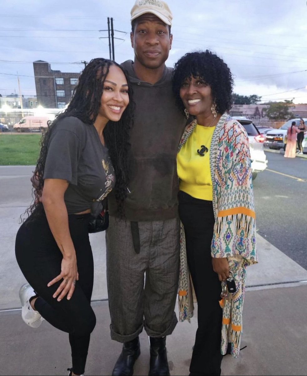 tryna_be_famous's tweet image. He look like a Negro League pitcher. Satchel Paige ass fit