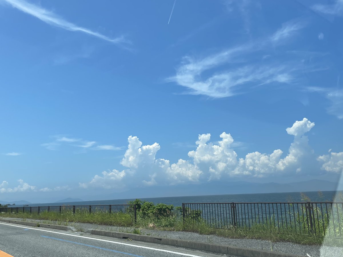 misako_glads's tweet photo. お久しぶりの遠出
清々しいのは、車の中で快適に過ごしているからかな。 https://t.co/i6YMtkkUKO