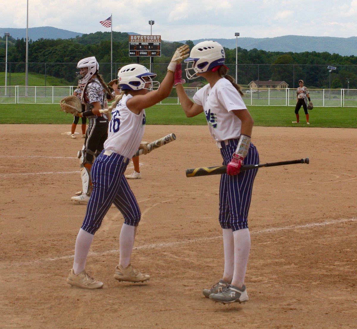 Khyla Brannon (@brannonkhyla) on Twitter photo I wanna thank all of my coaches and teammates for an amazing year. The best year ever making many memories and awesome plays!! <a href="/copride07/">Central Ohio Pride 07 Premier</a> <a href="/CoachLynch20/">Tracey (Lynch) Vernon</a> <a href="/CoachSii/">Sarah Sigrest Caffrey</a> <a href="/UMCoachHutch/">Carol Hutchins</a> <a href="/Coach_Stopp13/">Coach Stopp</a> <a href="/GerryGlasco/">Gerry Glasco</a> <a href="/jess_bracamonte/">Jessica Bracamonte</a> <a href="/MeagganP/">Meaggan Pettipiece</a> <a href="/Hall_J_4/">Jenna Hall</a> <a href="/JenConsaul/">Jen Consaul</a> <a href="/SaraPelegreen/">Sara Pelegreen</a> <a href="/USFSoftball/">USF Softball</a> I wanna thank all of my coaches and teammates for an amazing year. The best year ever making many memories and awesome plays!! <a href="/copride07/">Central Ohio Pride 07 Premier</a> <a href="/CoachLynch20/">Tracey (Lynch) Vernon</a> <a href="/CoachSii/">Sarah Sigrest Caffrey</a> <a href="/UMCoachHutch/">Carol Hutchins</a> <a href="/Coach_Stopp13/">Coach Stopp</a> <a href="/GerryGlasco/">Gerry Glasco</a> <a href="/jess_bracamonte/">Jessica Bracamonte</a> <a href="/MeagganP/">Meaggan Pettipiece</a> <a href="/Hall_J_4/">Jenna Hall</a> <a href="/JenConsaul/">Jen Consaul</a> <a href="/SaraPelegreen/">Sara Pelegreen</a> <a href="/USFSoftball/">USF Softball</a>