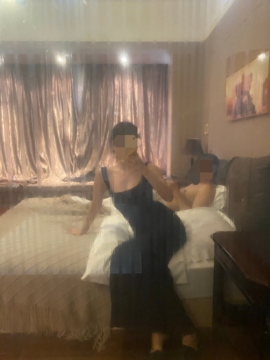 浪漫大连有对假正经夫妻 tweet media