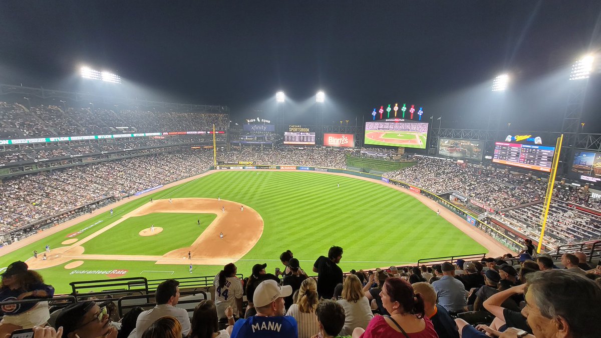 BenKong24's tweet photo. @Cubskickass100 Yea... I'm here!!! https://t.co/KDXs7WWvzm
