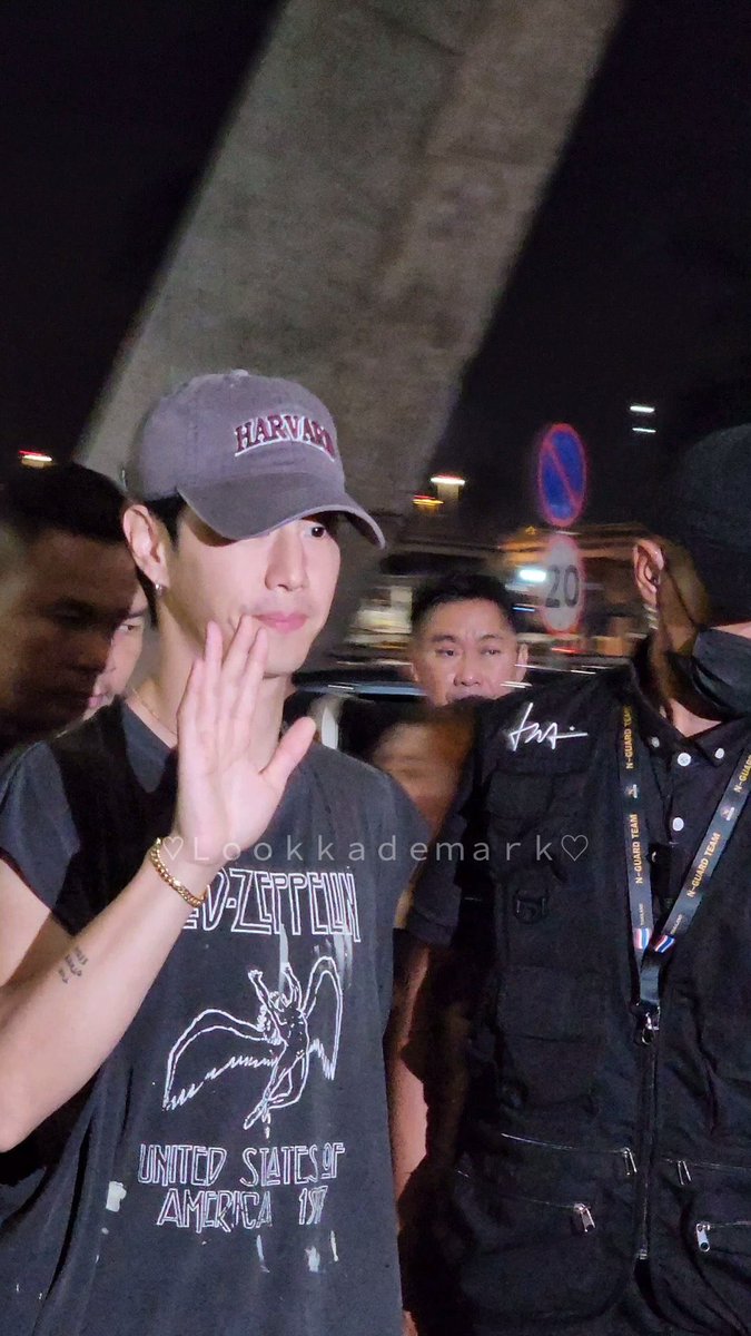 Pumpui_11's tweet photo. พี่จ๋ามาแล้ว คิดถึงอยากไปเจอ #welcomeMarktuaninthailand https://t.co/zbz8e2yke4