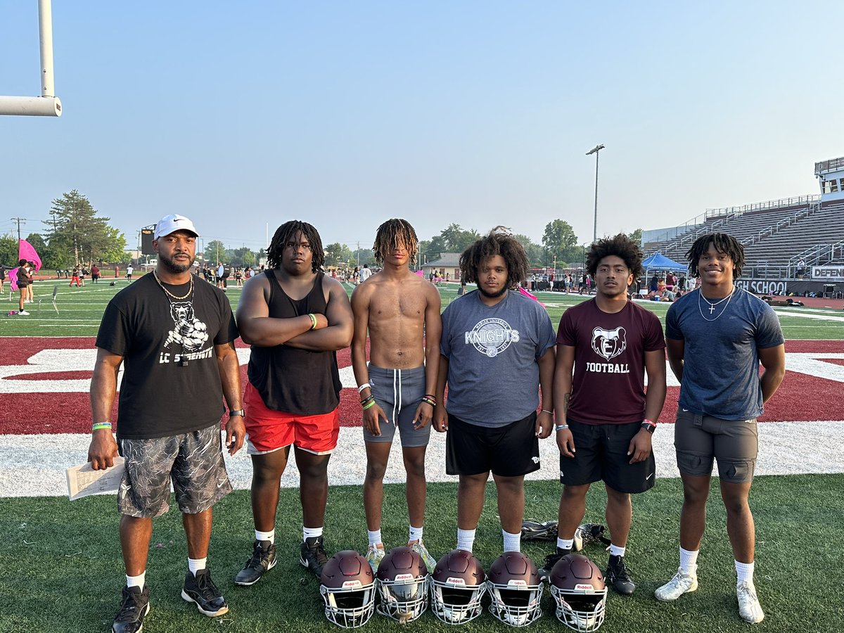 BigBearsLCFTBL's tweet photo. Bear Nation,  

Your 2023 Lawrence Central Football Team Captains selected by their teammates and approved by their coaches. 

@BrysonLuter @mataio_russell @dallasbullockk @DejayMorton @DrewDumas15 

This is an honor you’ll never forget. Lead us! 
🐻🏈 https://t.co/G9b7ScKAiM