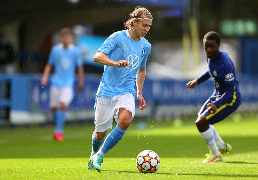 FabrizioRomano's tweet photo. Sebastian Nanasi could be next talent to watch on the market this summer from Malmö. Several clubs are now tracking 2002 born midfielder as potential future gem ✨🇸🇪

Talks will take place to discuss his future soon. https://t.co/zhnOiHJBnF
