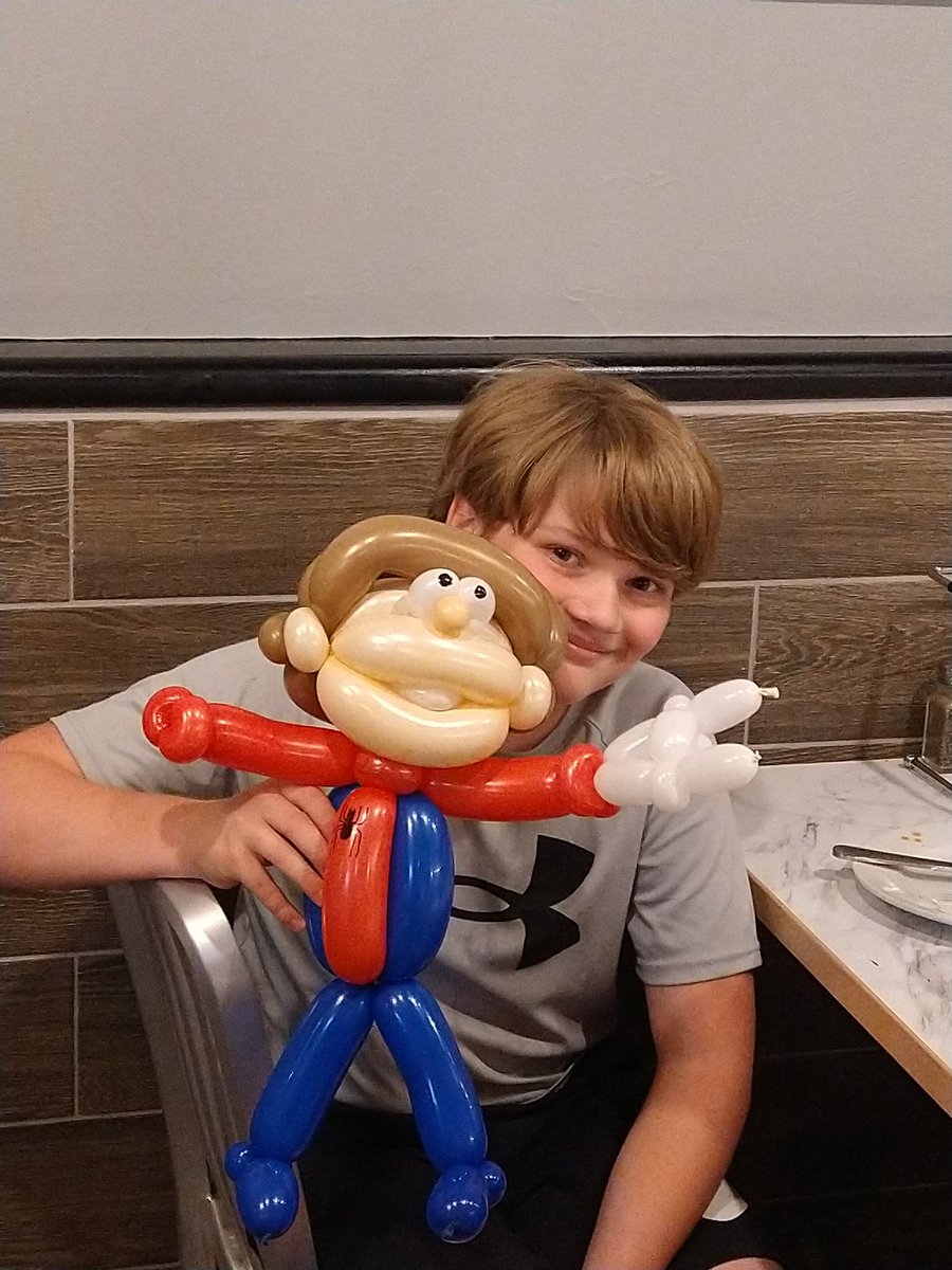 I make Balloons at Hawthorne's Pizza in Mooresville on Tues. This guest asked for Tom Holland in a Spider-Man suit. https://t.co/zhek7He9PE