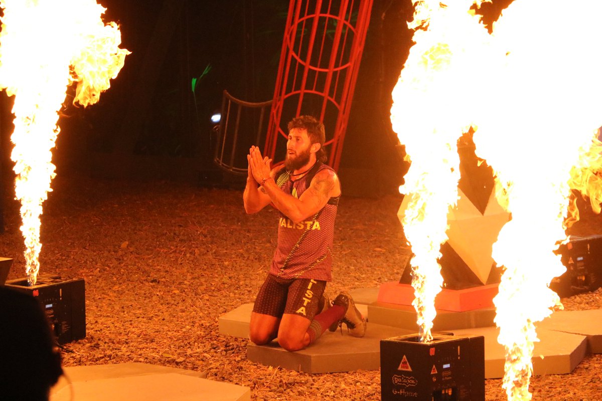 DesafioCaracol's tweet photo. ¡Sensei es el ganador del #DesafíoTheBox 2023! 🏆👏

En medio de una final de infarto, Sensei logró imponerse frente a Yan, quien demostró un excelente nivel para ofrecernos una final épica en La Ciudad de las Cajas. 🥳✨ https://t.co/r9KCdXd2U1