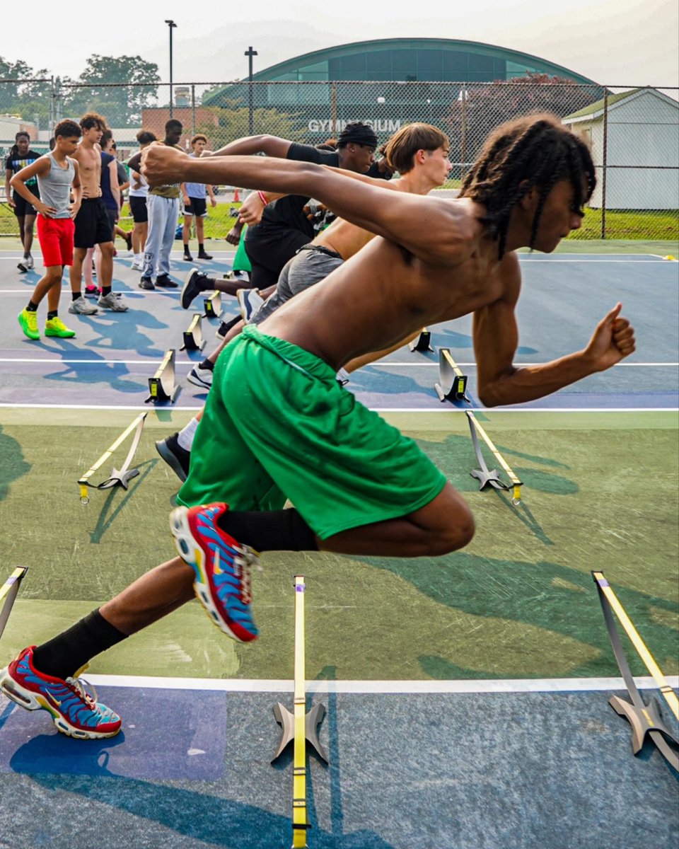 trueap's tweet photo. 𝙍𝙚𝙗𝙚𝙡𝙨 𝙖𝙩 𝙬𝙤𝙧𝙠 🚧

South Hagerstown 🏈 ╳ TrueAP 

#trueap #traintrue #strengthandconditioning #strengthtraining #athletictraining #athleticdevelopment https://t.co/JCfmVqE5Qr