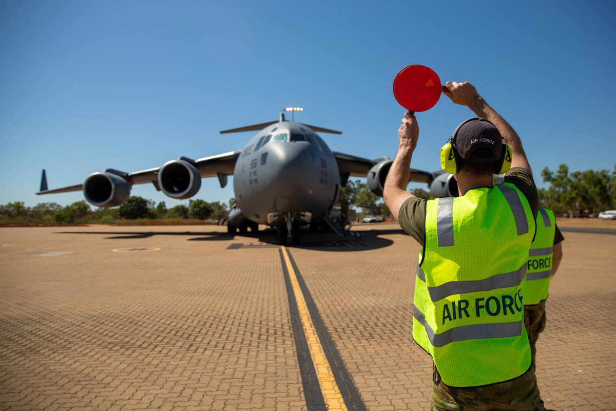 PACAF's tweet image. 🇺🇸-🇦🇺

@usairforce #Airmen from the 15th Wing, JBPHH, recently deployed to @AusAirForce Bases Darwin &amp;amp; Tindal in preparation for Talisman Sabre 23 . TS23 is a bilateral exercise that helps build and maintain trust and interoperability among key allies through shared experiences.