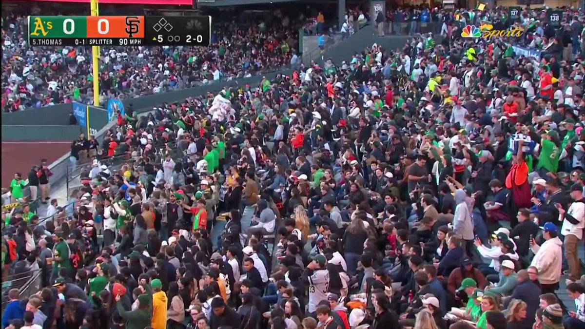 RT @NBCSAuthentic: A’s and Giants fans unite in a fan-organized 