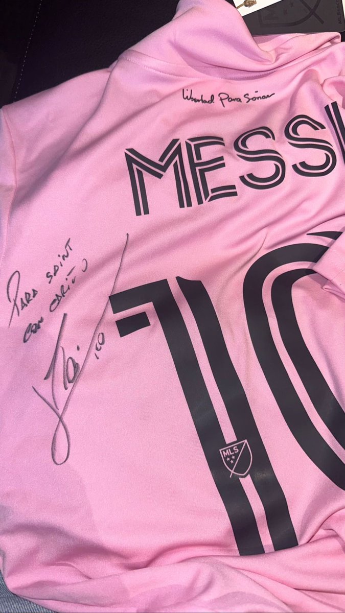 yzyupdates's tweet photo. Saint West got a signed jersey from Ronaldo, Neymar, and Messi in the same week. https://t.co/WH6dumffX8