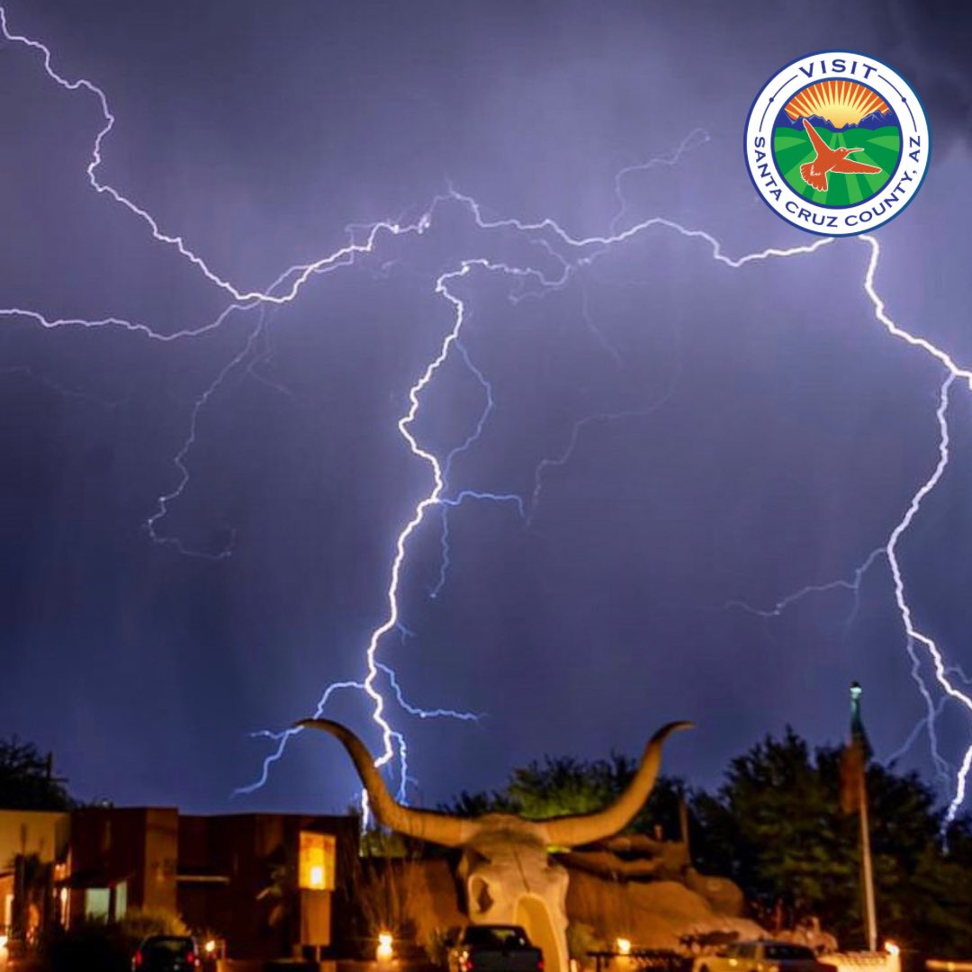 visitnogalesaz's tweet photo. These monsoon storms sure are β‘οΈelectrifyingβ‘οΈ and the light show is quite striking to see! Embrace cool views and even cooler weather in #SouthernArizona this summer. βοΈ
#EscapeToSantaCruzCounty #WeekendWarrior #WeekendAdventure #GetOutsideAZ #SummerTravel2023 #SummerTravel https://t.co/KUL3biBuyX