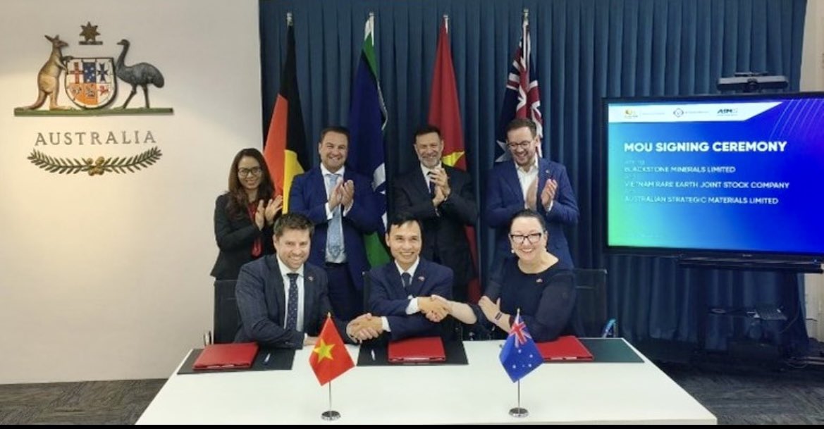 Rare Earth Elements are critical for global supply chains. 🇦🇺 is already a global leader. This 3 way tie-up between Blackstone, ASM and 🇻🇳’s VTRE is another step in diversifying and de-risking the supply of these important commodities.  (Glad to have helped bring them together.)