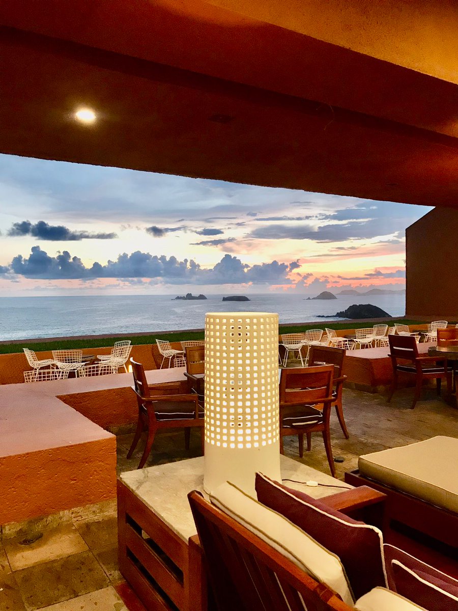 🥰 Los 𝗮𝘁𝗮𝗿𝗱𝗲𝗰𝗲𝗿𝗲𝘀 𝗲𝗻 𝗜𝘅𝘁𝗮𝗽𝗮 son de una belleza tan única, que nos resulta difícil describirla...Les esperamos pronto para vivir una estancia inolvidable🤗.

Pueden reservar en nuestro sitio web: bit.ly/2AcLYXD 🛎. #sientelabrisa #ThePreferredLife