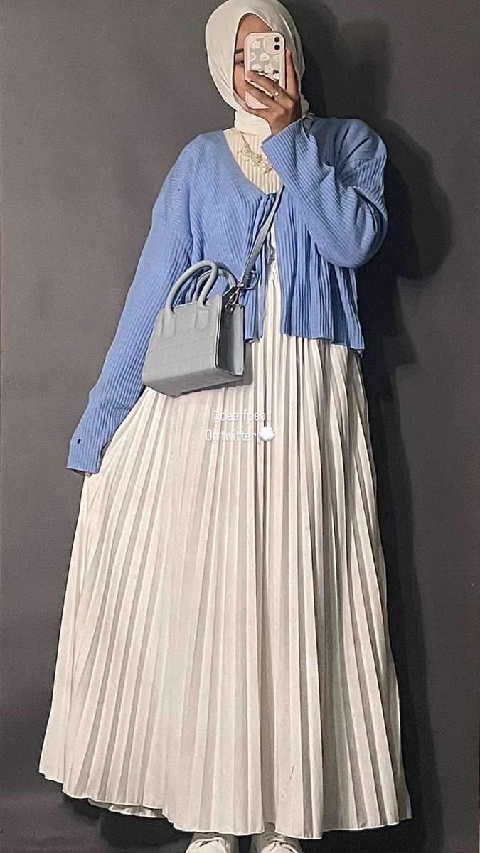 Deaffpeot's tweet photo. Outfit Lusyuu 🦋

Cardigan : https://t.co/kEispxSdus
Inner : https://t.co/bZbChQofBb
Tas 30 ribuan : https://t.co/lfYPbT9hR1 https://t.co/o0vkwWfRP2