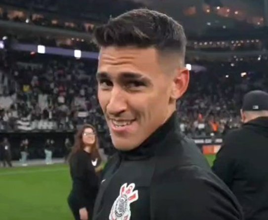 <a href="/loucosdobandoo/">Loucos do Bando | Corinthians</a> foi comemorar um gol q nem foi ele q fez