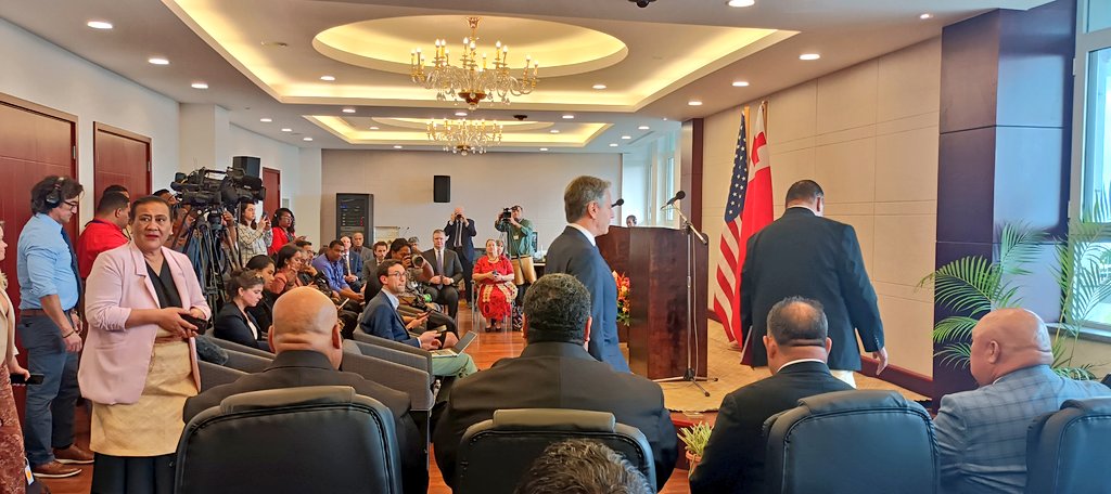 ElsieFukofuka's tweet photo. Secretary Blinken @SecBlinken and PM @Huakavameiliku hold a Joint Press Conference at the Prime Ministers Press Room 🇺🇲🇹🇴 https://t.co/pOjbzBrDsn