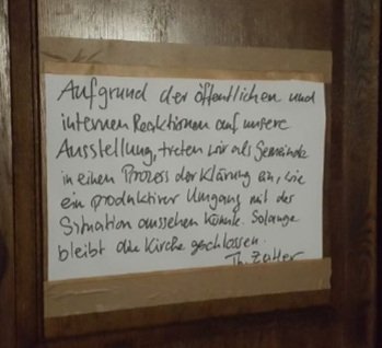 T_B_L_D_'s tweet photo. Dieses Schild steht an der Tür https://t.co/yO443fQ9cB