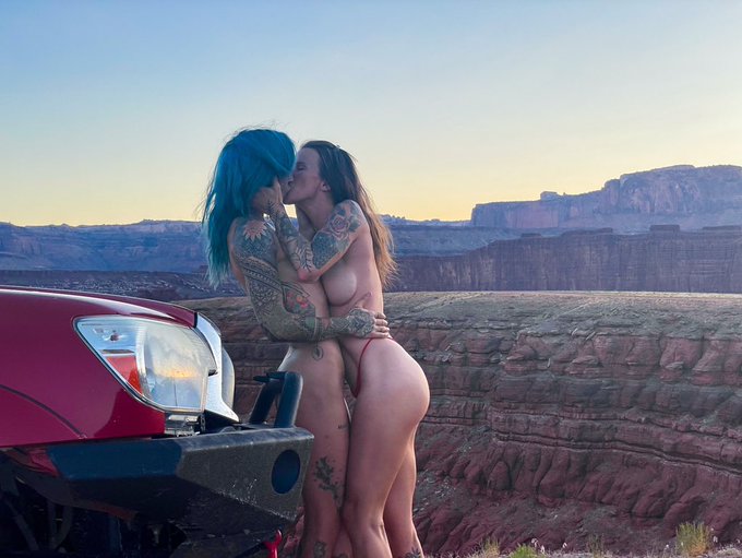 Do you want to see what happens when you take @xxblakebailey to watch a beautiful sunset? 🥵 https://t