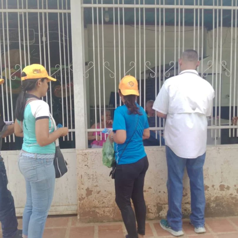 Prove_Guarico's tweet photo. @ProyectoVzla en la calle activando a la gente. Esta vez estuvimos en la comunidad de #SantaRosa en #SanJuanDeLosMorros
#VamosADevolverleLaAlegriaAVenezuela
#VamoscAConstruirLaVenezuelaPosible https://t.co/yyTAyWv4ih
