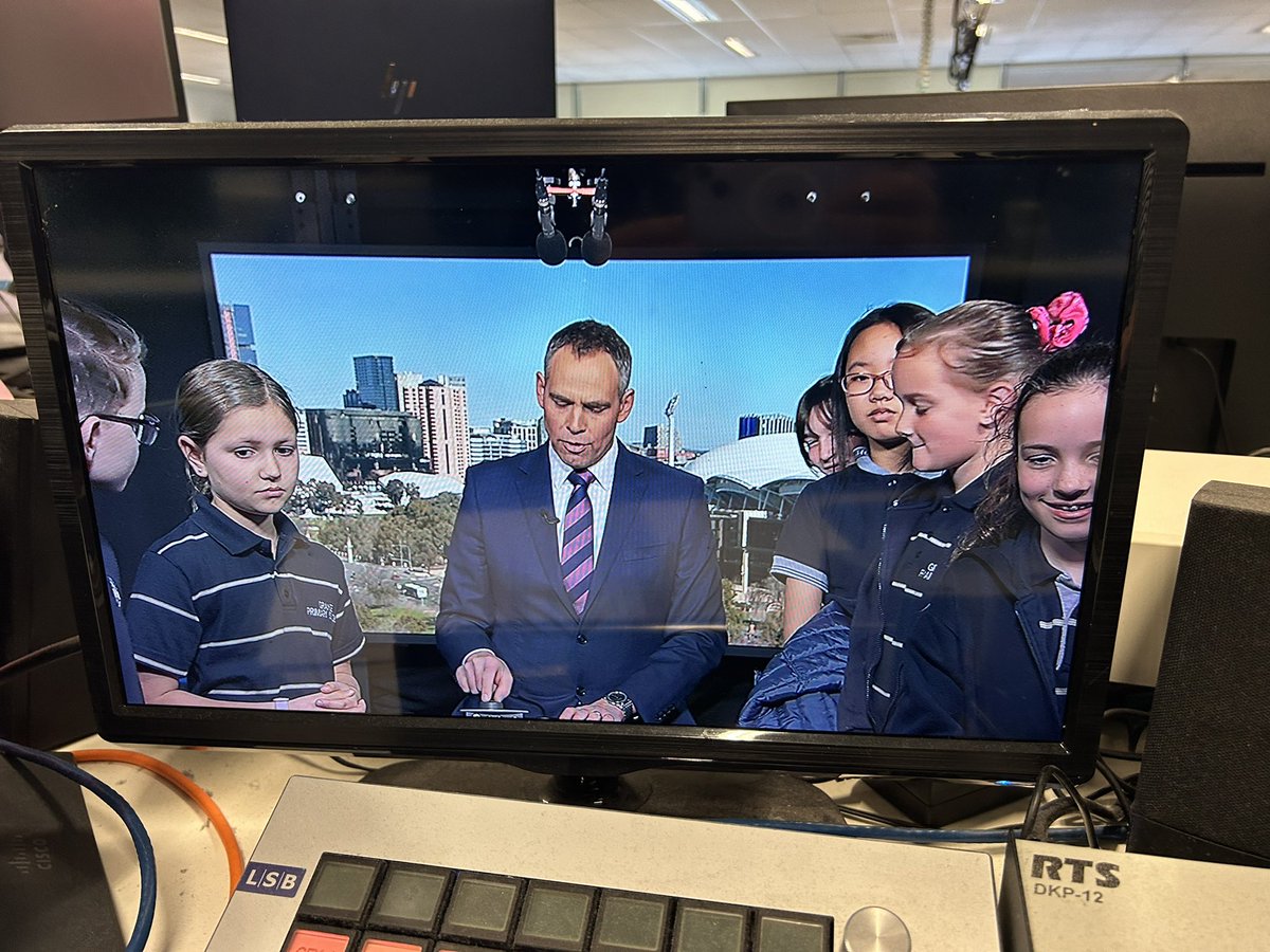 fionaclark_'s tweet photo. News updates on a @9NewsAdel school visit day 😂 (thanks for coming Grange Primary) https://t.co/MlSghQ43mZ