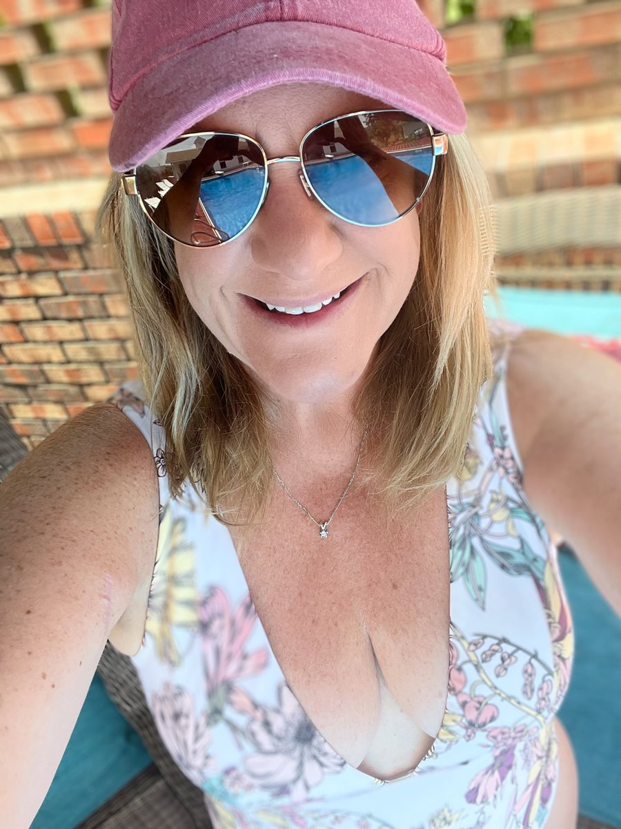 Melissa85045994's tweet photo. If I can’t have the beach I will settle for the pool!  #georgiaheat #summertime #poolside #pooldays #itishot https://t.co/z8K0L8vcNF