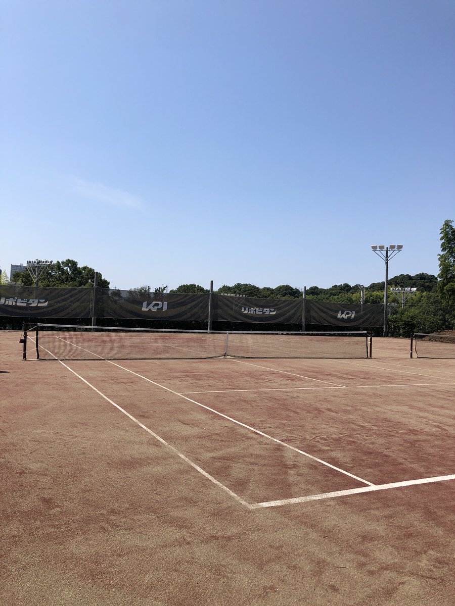 tokuterryortho's tweet photo. 古くはサントリーテニスガーデン、その次はエバーグリーンテニスクラブ、そしてKPI Park。
誰もいないが経営大丈夫だろうか?
ちなみに炎天下の4時間練習は幽体離脱できます♨️
#ベテランJOP
#KPIPARK https://t.co/9cNTCHziuM