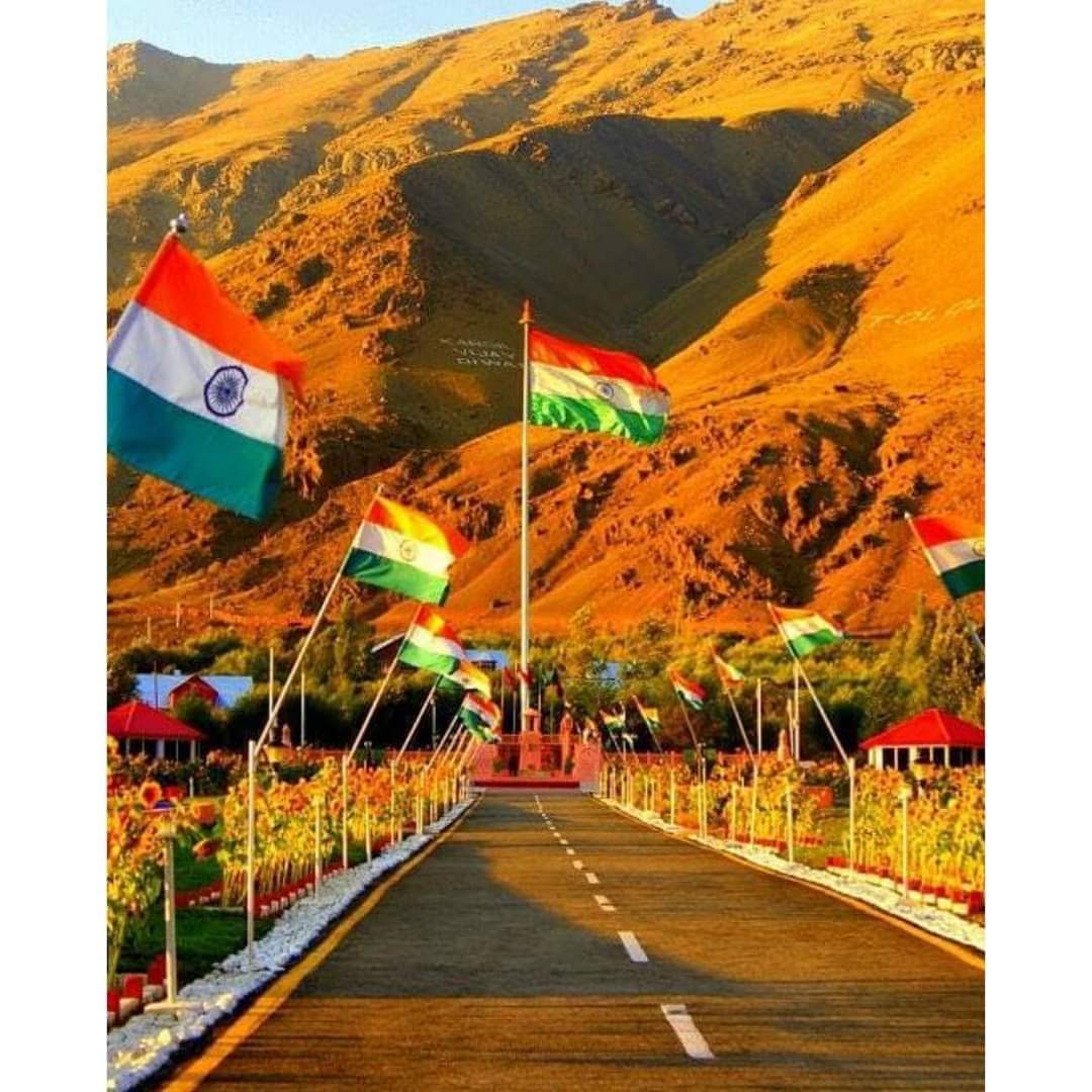 RameshwarRJ19's tweet photo. @Dev_Fadnavis कारगिल विजय दिवस !

कारगिल युद्धामध्ये अतुल्य पराक्रम, शौर्य, धाडसाचे दर्शन घडवीत जगाच्या इतिहासातील कठीण युद्धांपैकी एक असणारे युद्ध आपल्या जवानांनी धाडसाने जिंकले. युद्धात शहीद झालेले व पराक्रम गाजविणाऱ्या जवानांना विजय दिवस च्या निमित्ताने मानाचा सलाम !🇮🇳🇮🇳  #कारगिल_विजय_दिवस https://t.co/r7PXXdcMbM