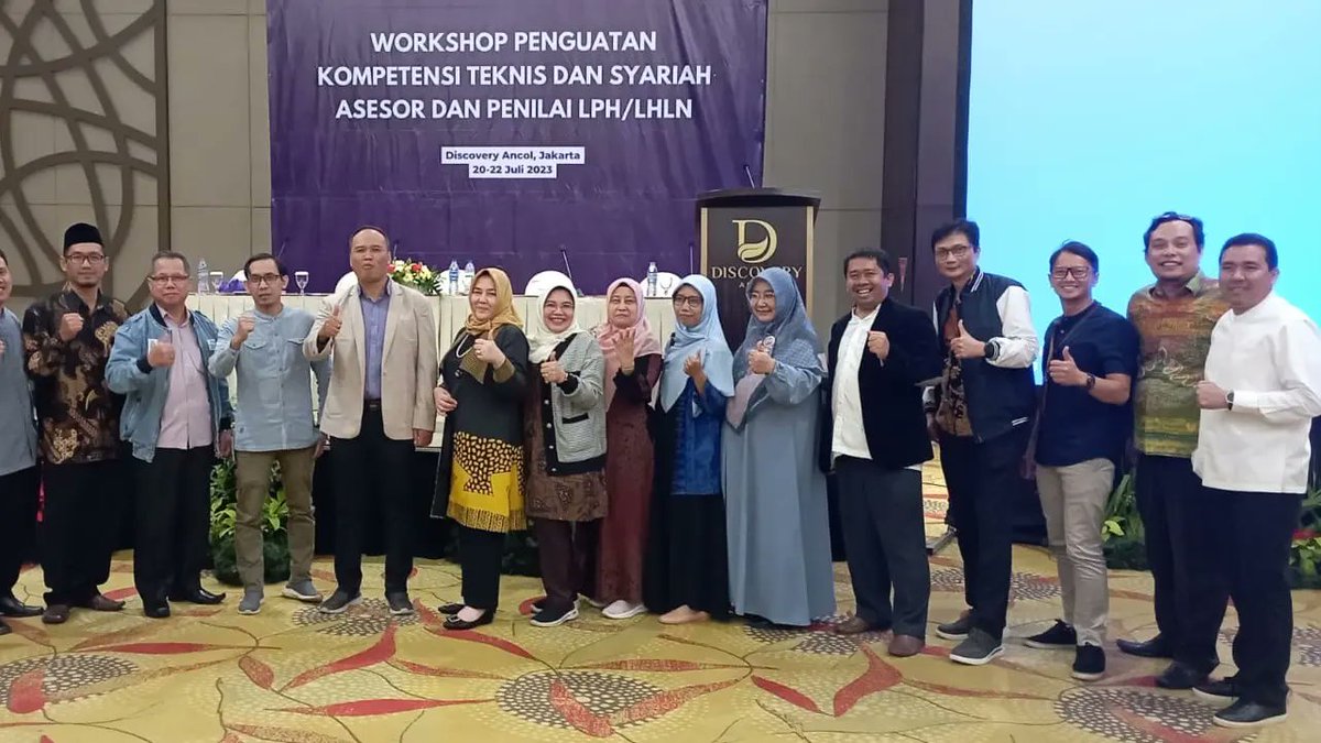 Workshop Penguatan Kompetensi Teknis &amp; Syariah Asesor dan Penilai LPH. Salah satu mandat UU Ciptaker utk menjaga produk dalam negeri dan menjaga kehalalan produk yg beredar di Masyarakat.  <a href="/Kemenag_RI/">Kementerian Agama RI</a>  bertekad utk memperkuat &amp; mempercepat sertifikasi produk halal.
<a href="/YaqutCQoumas/">Yaqut Cholil Qoumas</a>