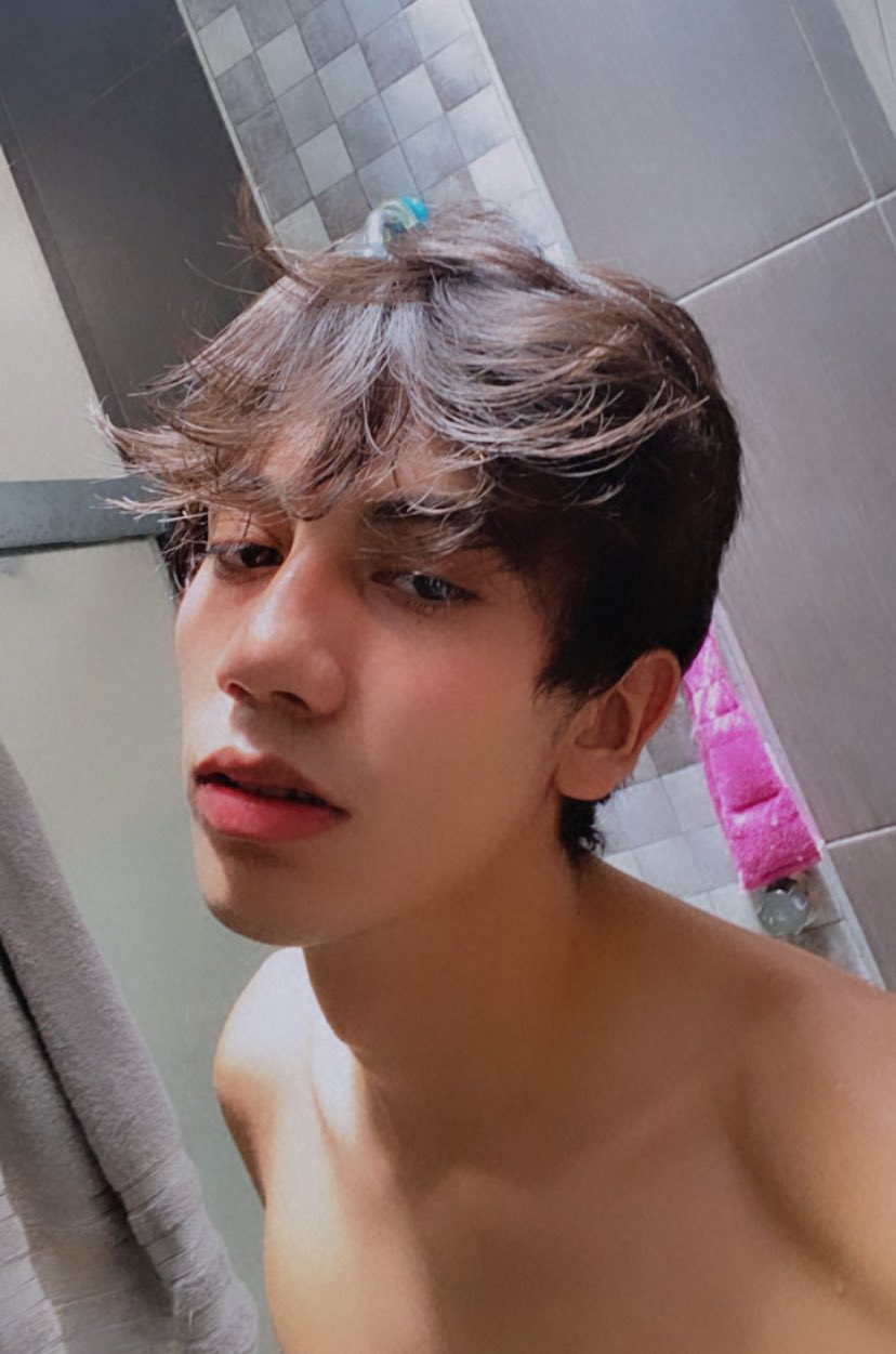 Daniel Lechuga on X: un bañito t.co4dBekC4ViX  X