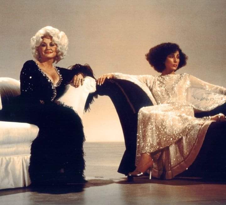 RT @ginn233: Dolly & Cher, 1978. https://t.co/AH6NR1alhb